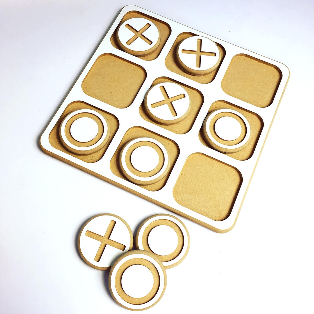 kółko i krzyżyk - drewniane dekoracje. drewno, sklejka